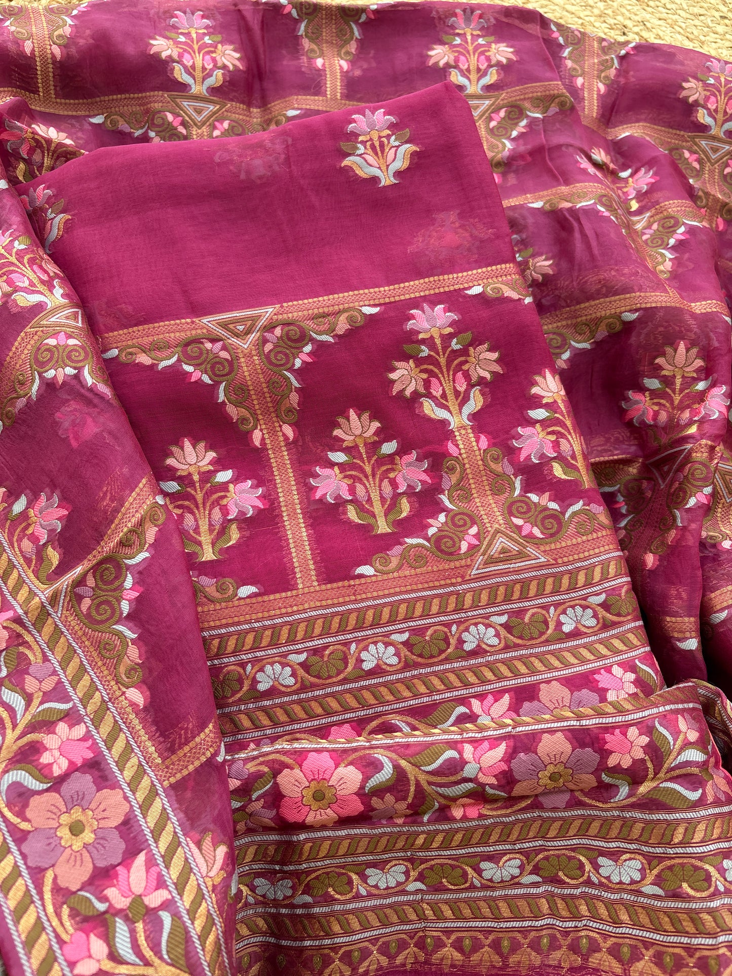 Magenta kora silk jaal suit set