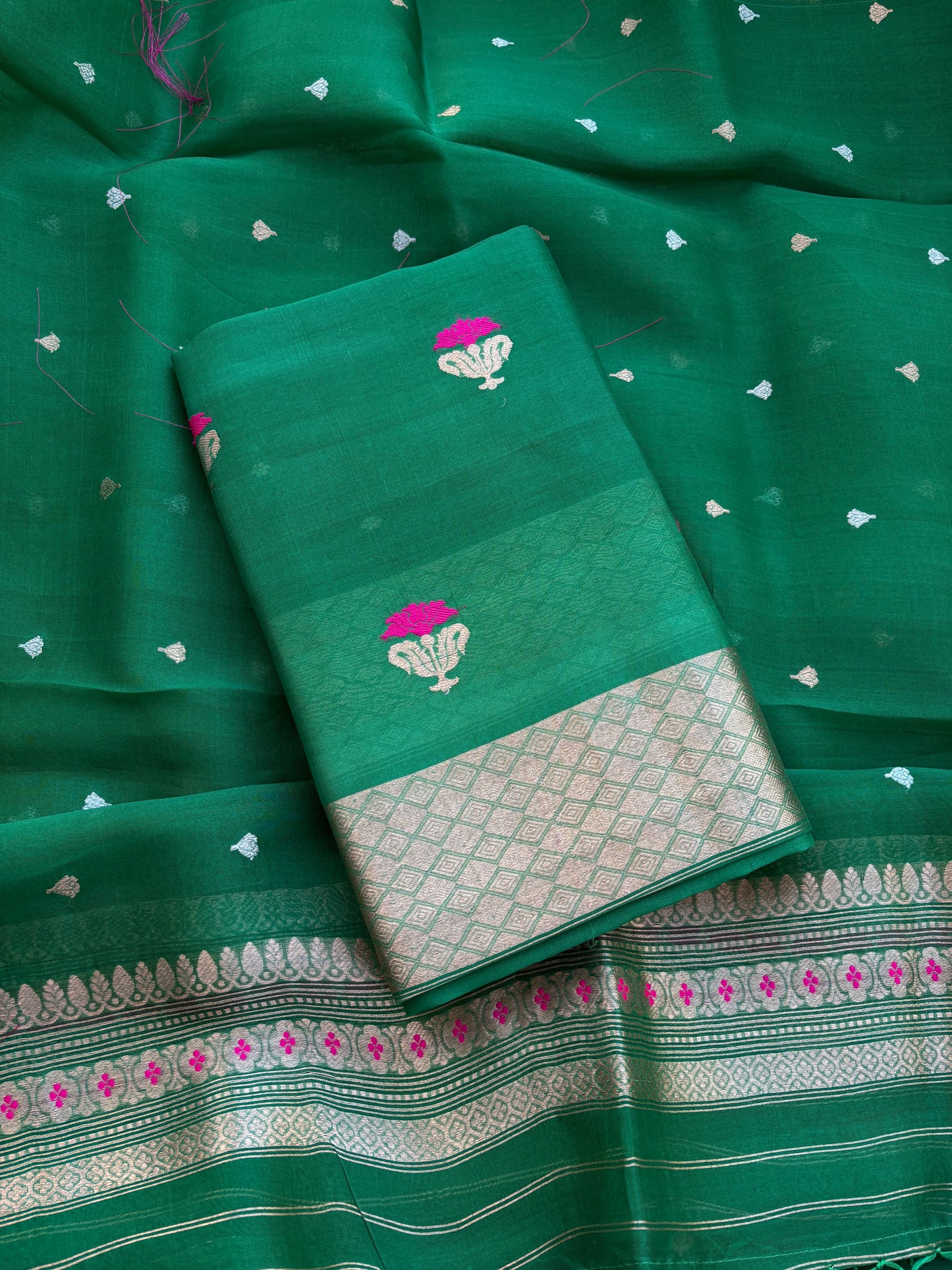 Green kora kadhwa silk suit  set