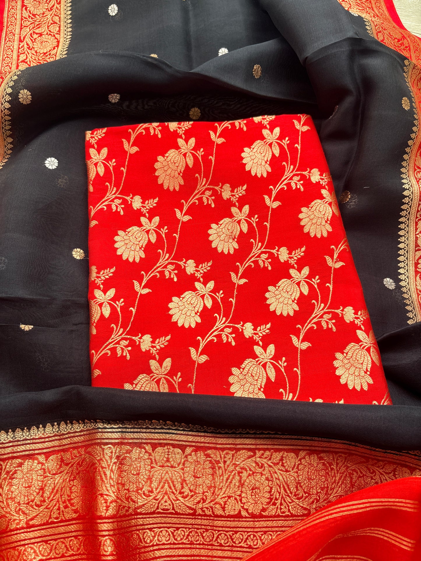 Red jaal kurta with black shaded dupatta