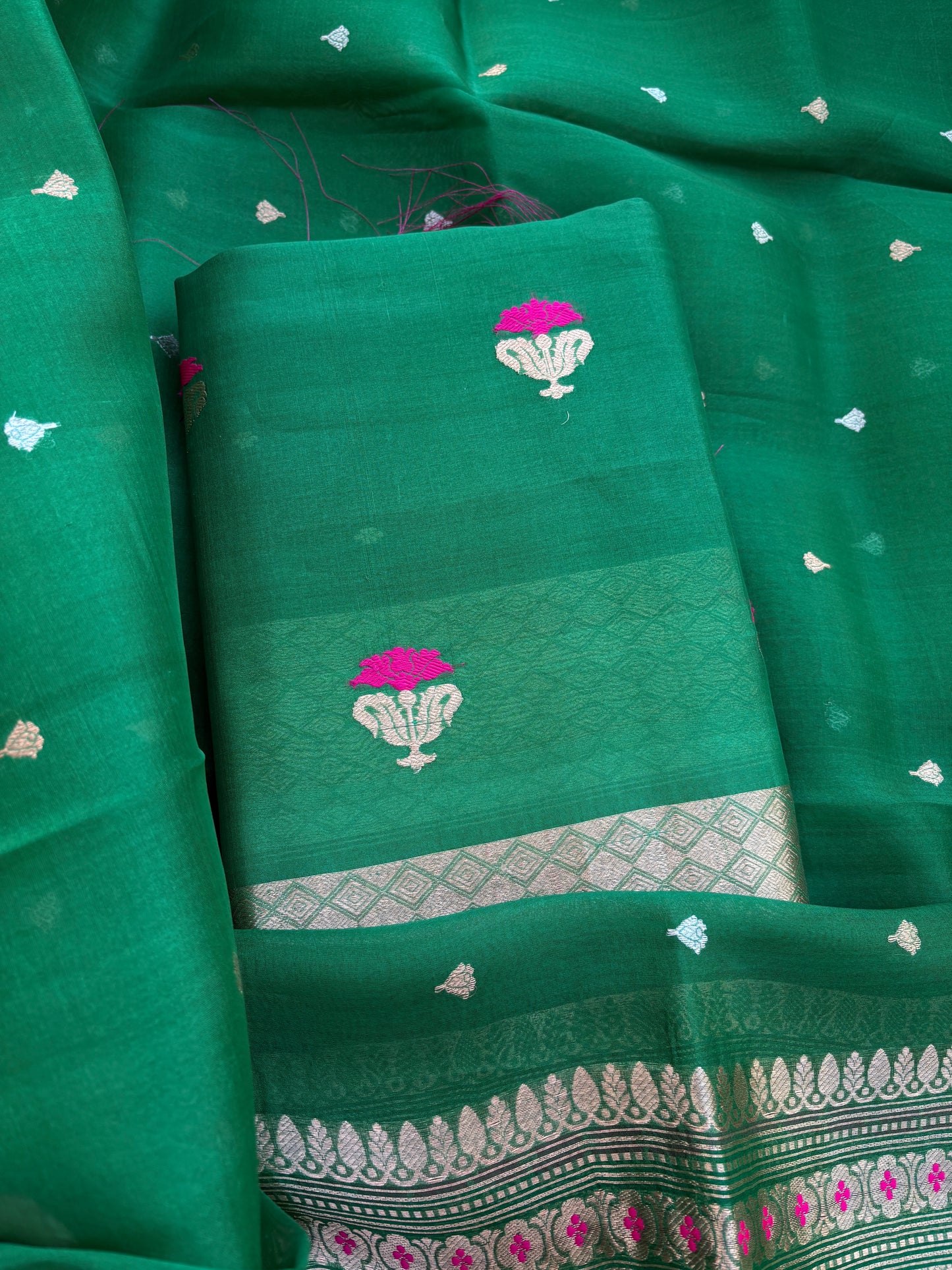 Green kora kadhwa silk suit  set