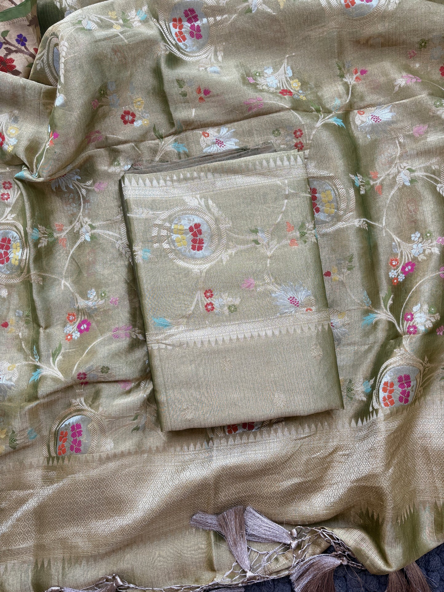 Green tissue meenadar suit set