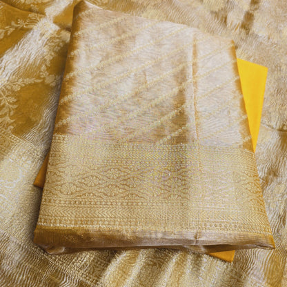 Yellow premium tissue set with cotton silk bottom.