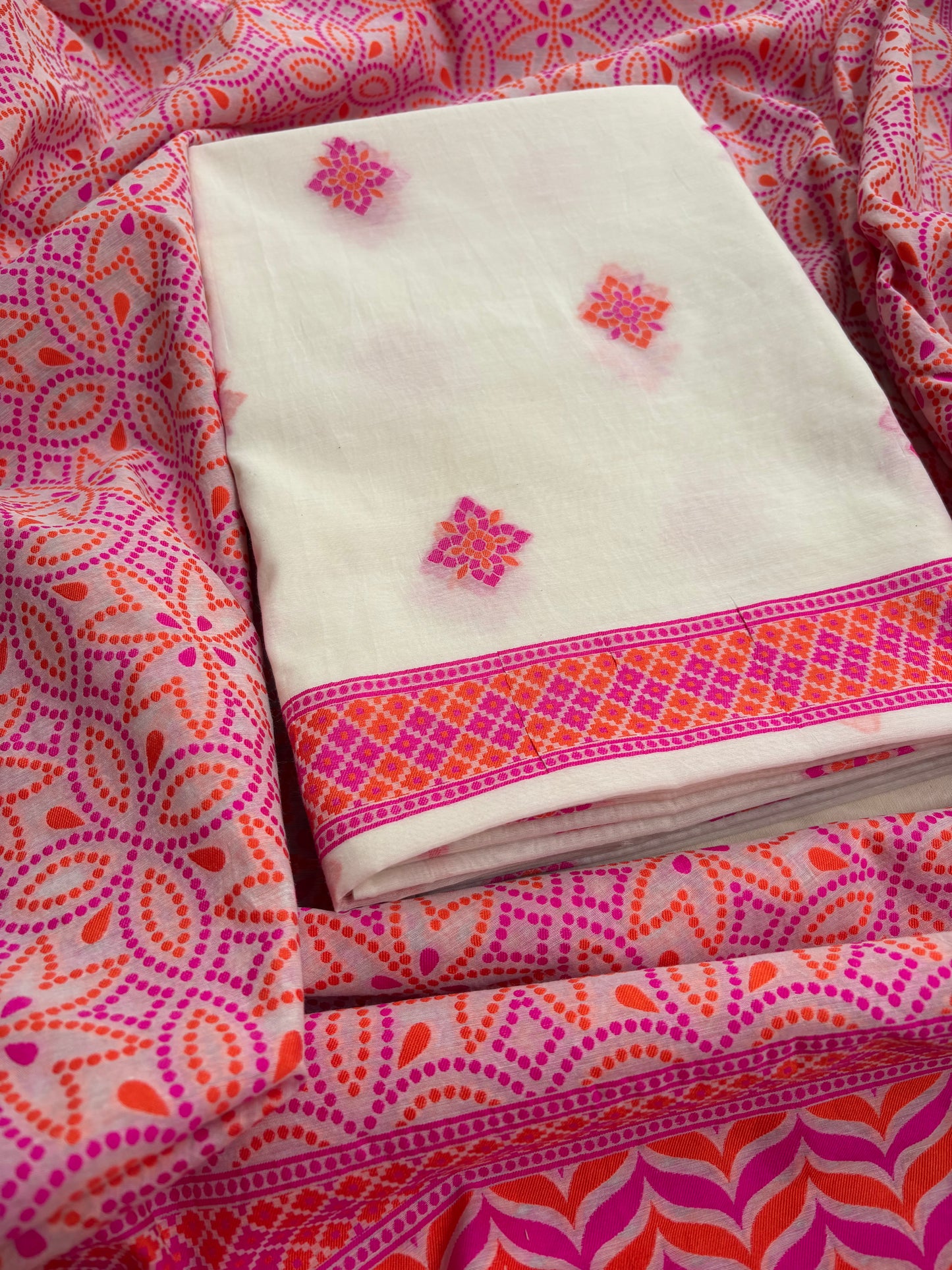 Rani pink weaving kurta,jaal weaving dupatta, plain bottom