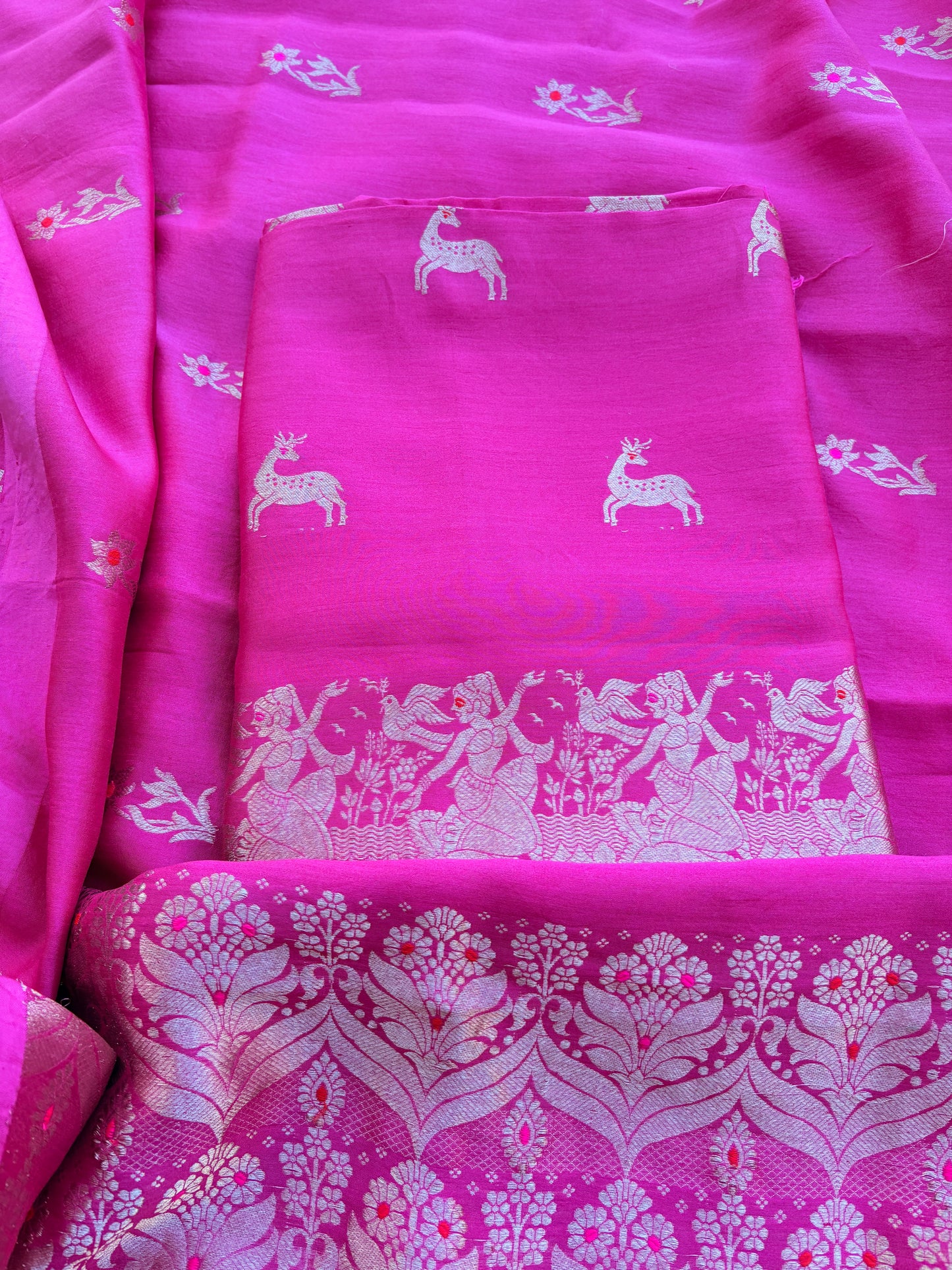 Pink Chiniya silk kadhwa figure design suit set