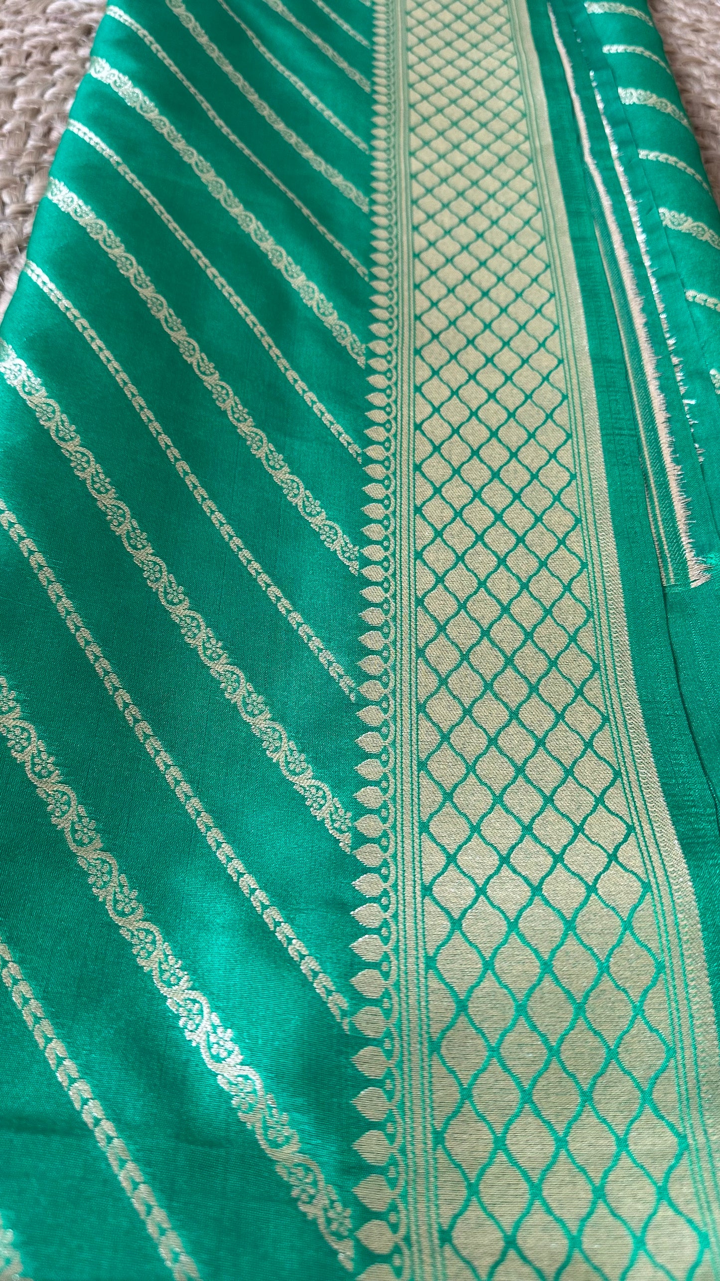 Green premium Banarasi silk dupatta