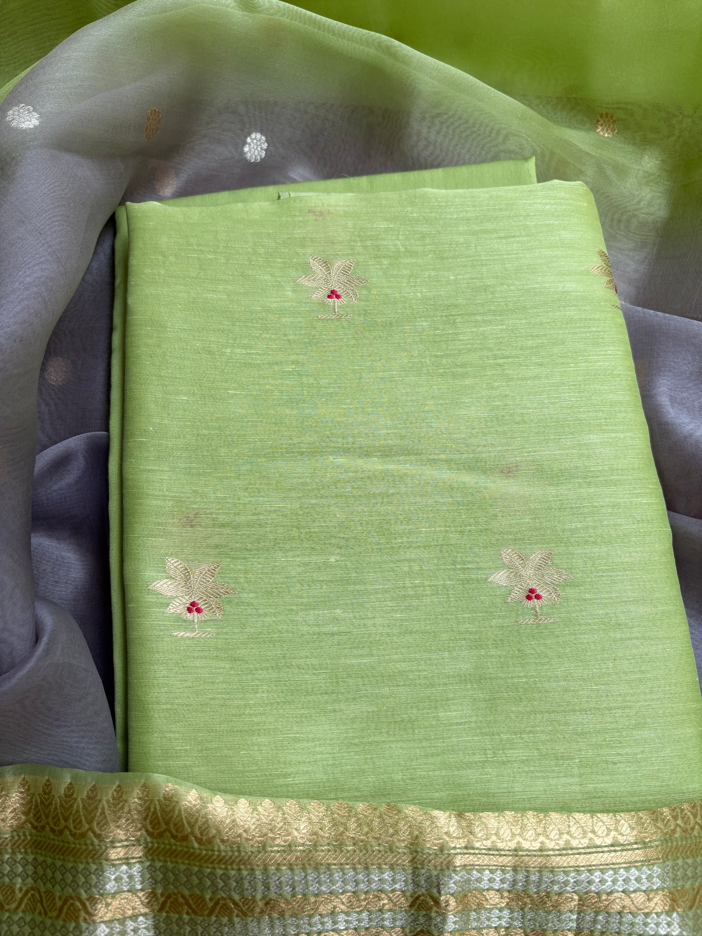 Green linen silk kurta, kora silk dupatta, plain bottom