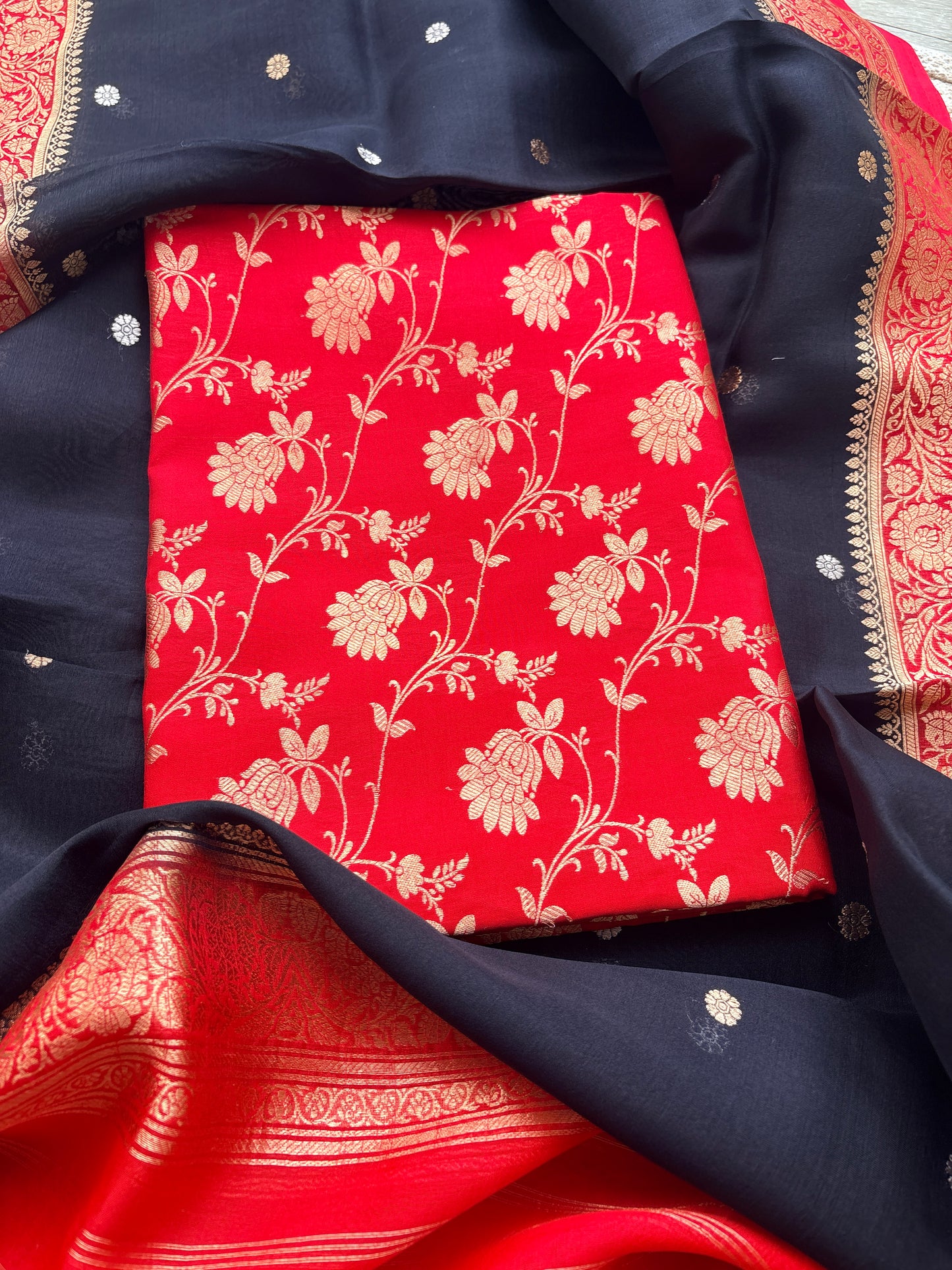 Red jaal kurta with black shaded dupatta