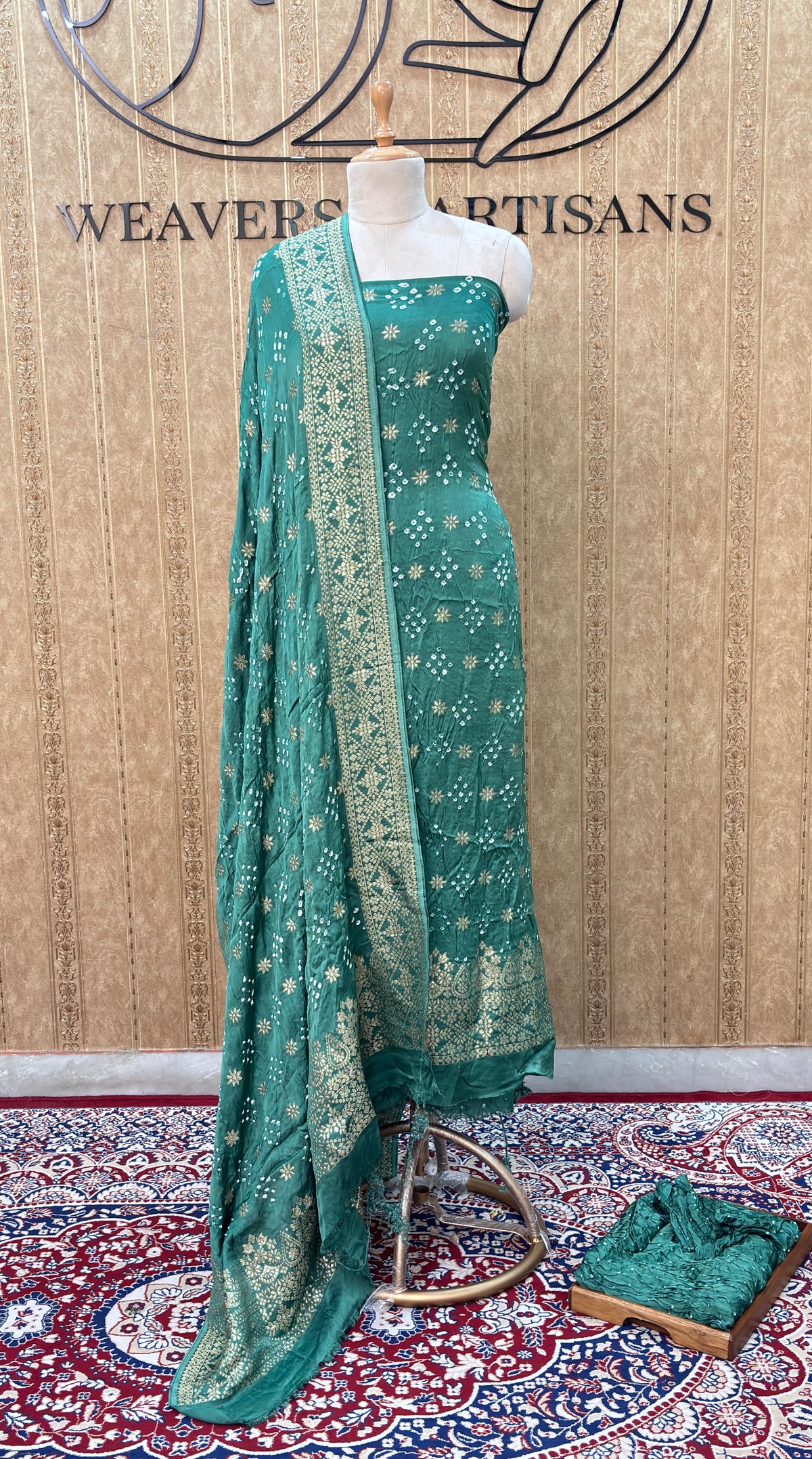Green bandhani suit set with zari border