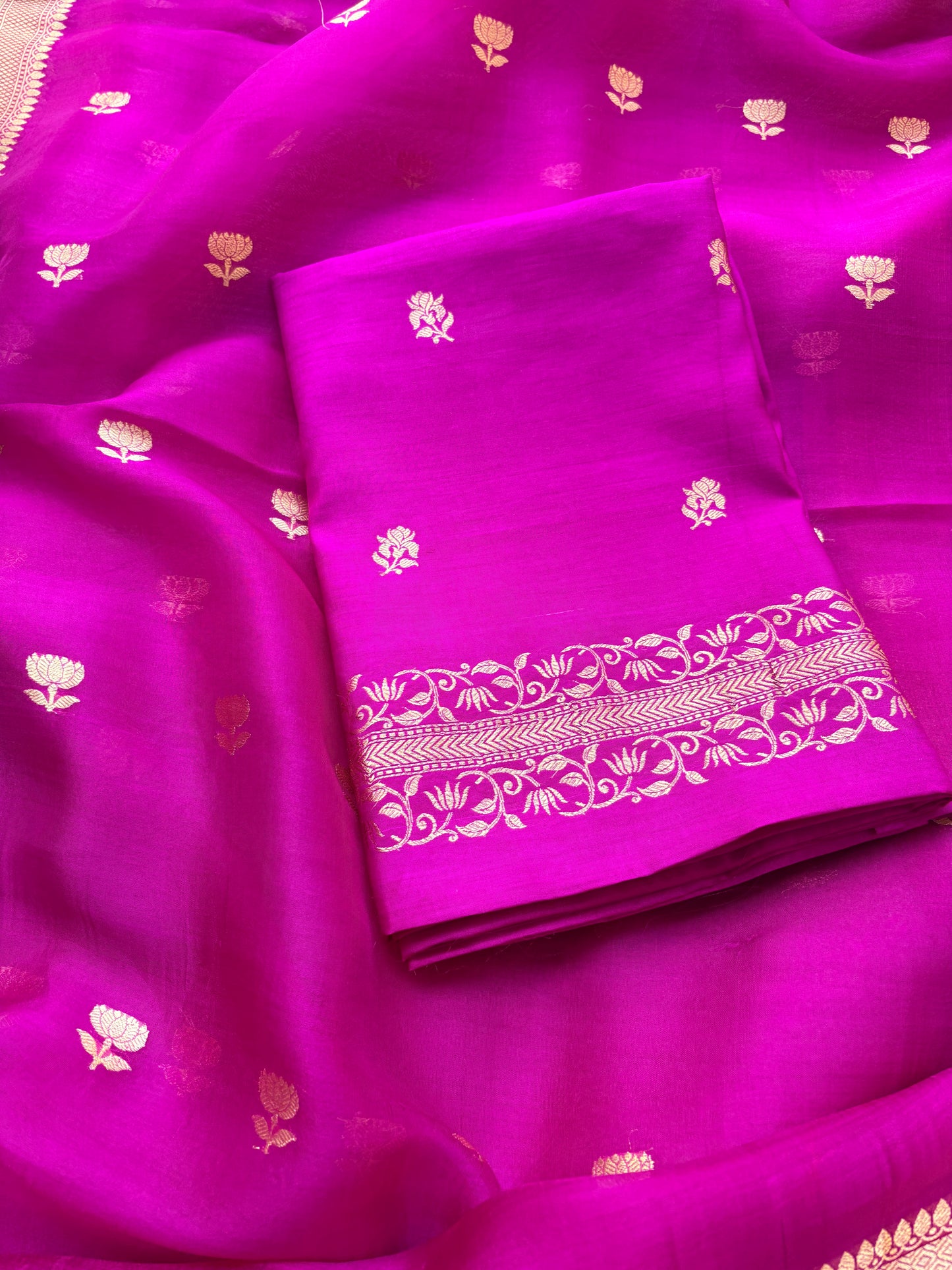 Magenta Chiniya silk with kora silk dupatta