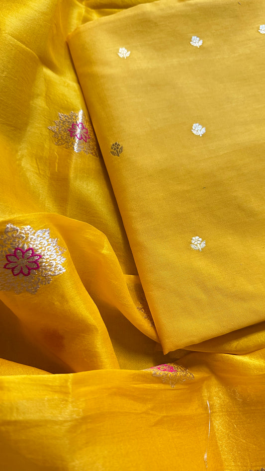 Yellow chiniya silk kurta, kora meendar dupatta, plain silk bottom