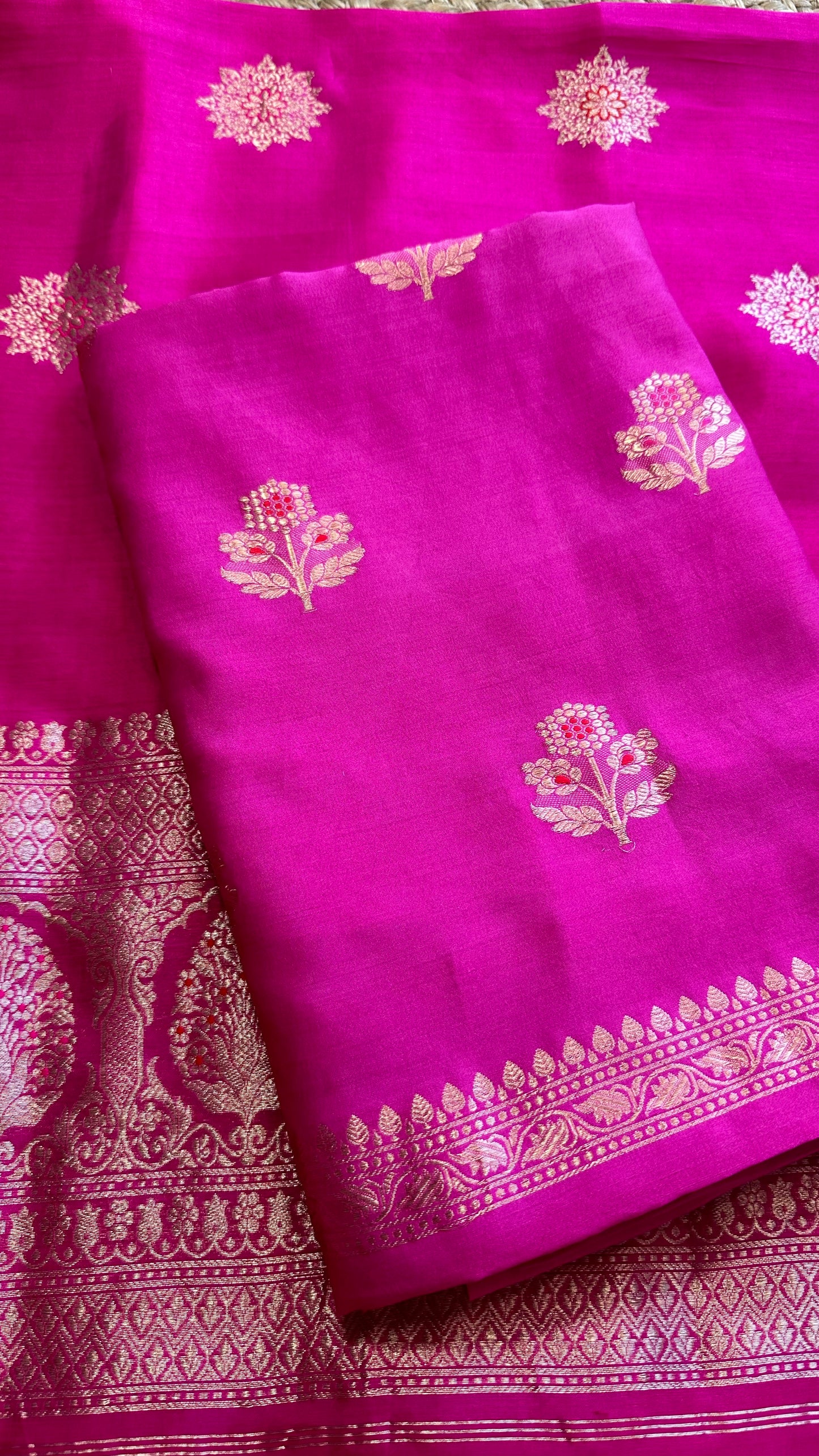 Pink meendar chiniya kurta, meendar dupatta, plain crepe bottom.