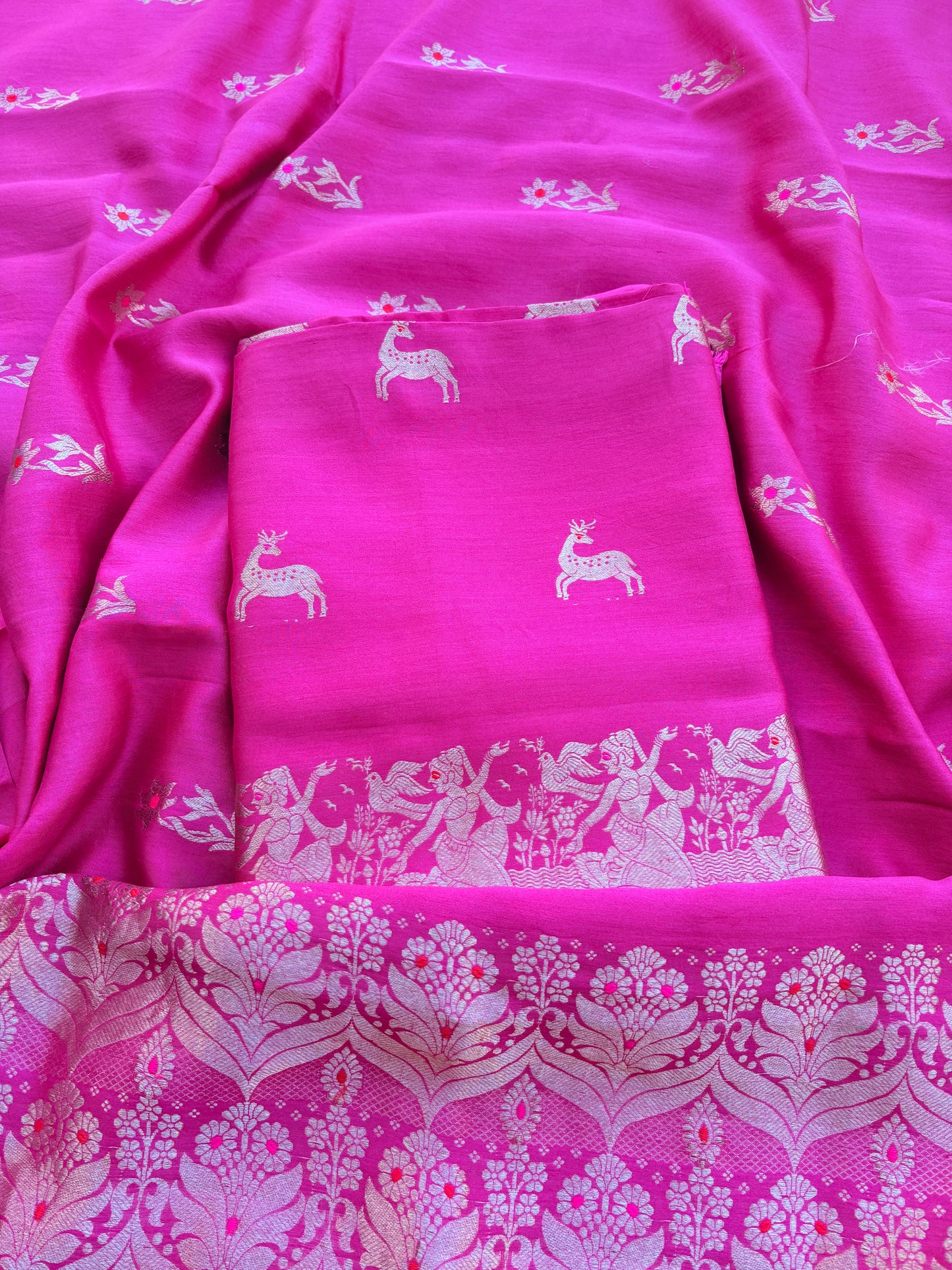 Pink Chiniya silk kadhwa figure design suit set