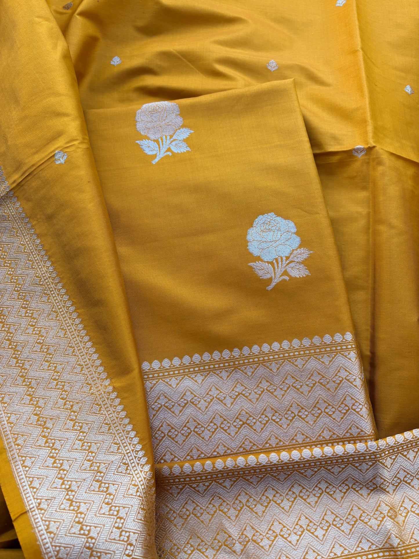 Yellow gold katan by katan suit set