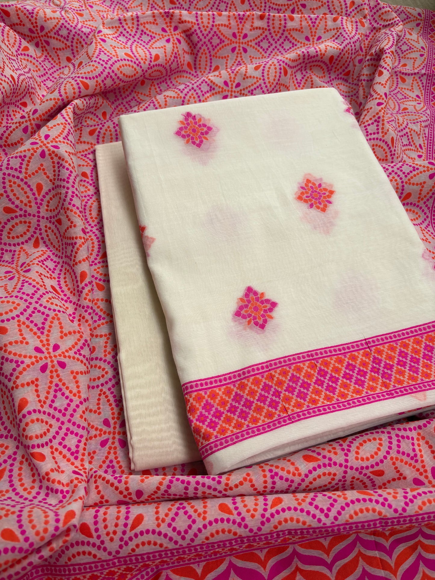 Rani pink weaving kurta,jaal weaving dupatta, plain bottom