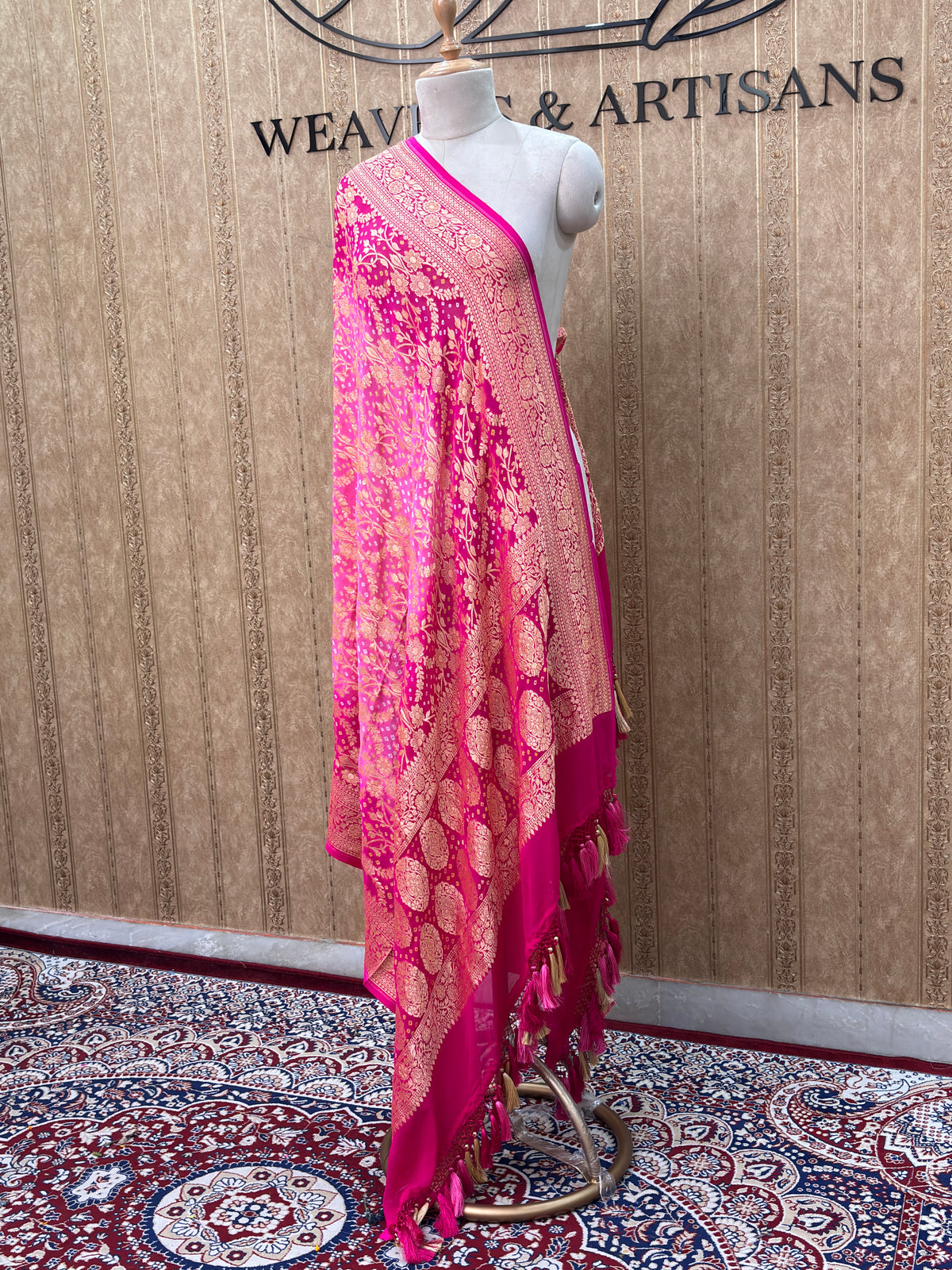 Pink shaded Khaddi georgette bandhani dupatta
