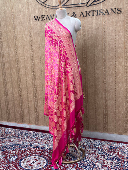Pink shaded Khaddi georgette bandhani dupatta