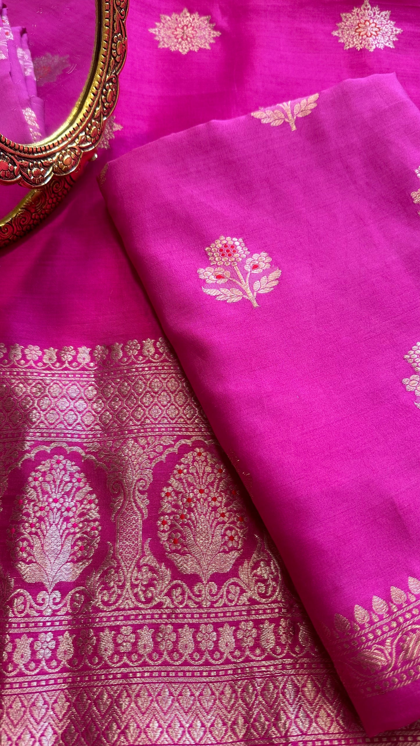 Pink meendar chiniya kurta, meendar dupatta, plain crepe bottom.