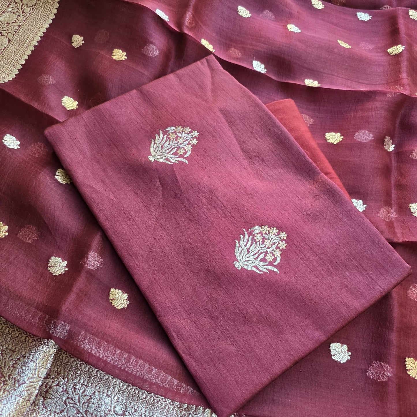 Maroon chiniya sona Rupa kadhwa kurta, kora silver zari dupatta, plain bottom