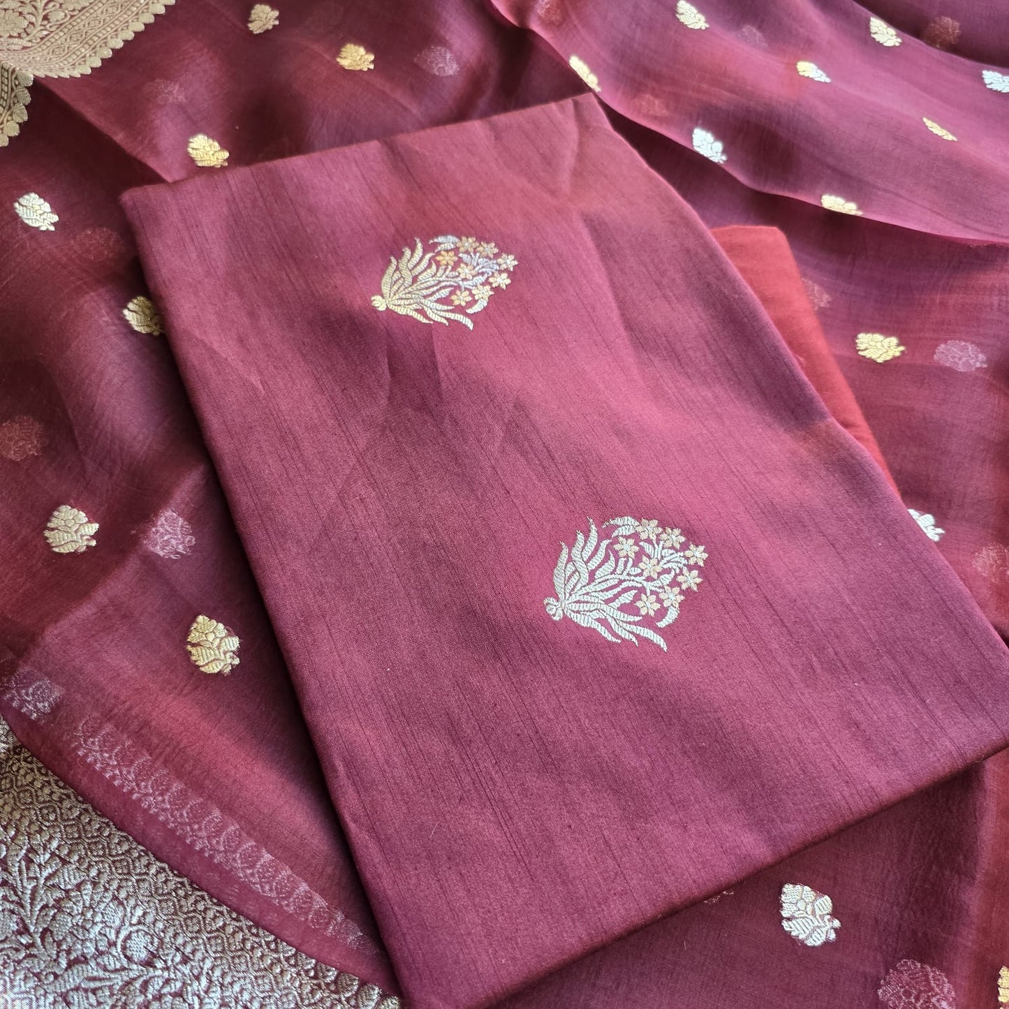 Maroon chiniya sona Rupa kadhwa kurta, kora silver zari dupatta, plain bottom