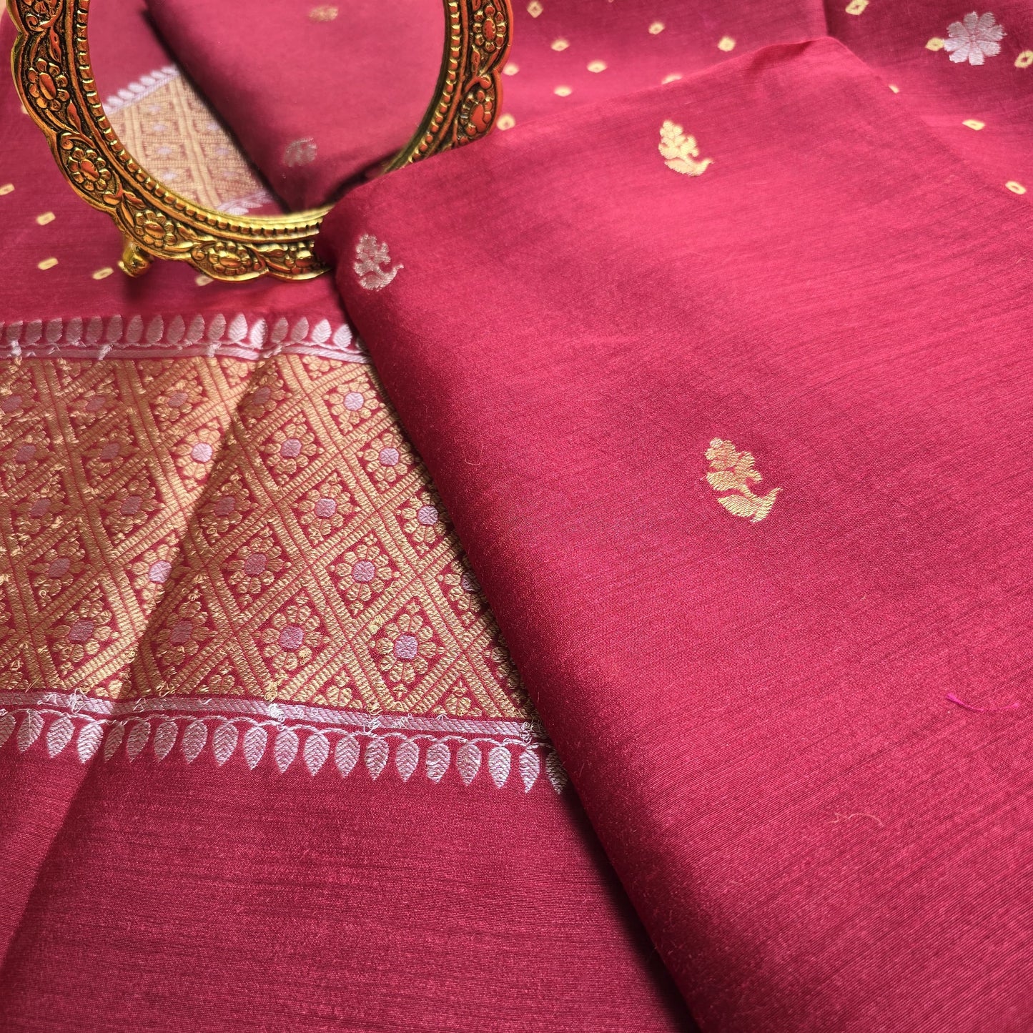 Red moonga silk kurta with moonga bandhani dupatta, plain bottom