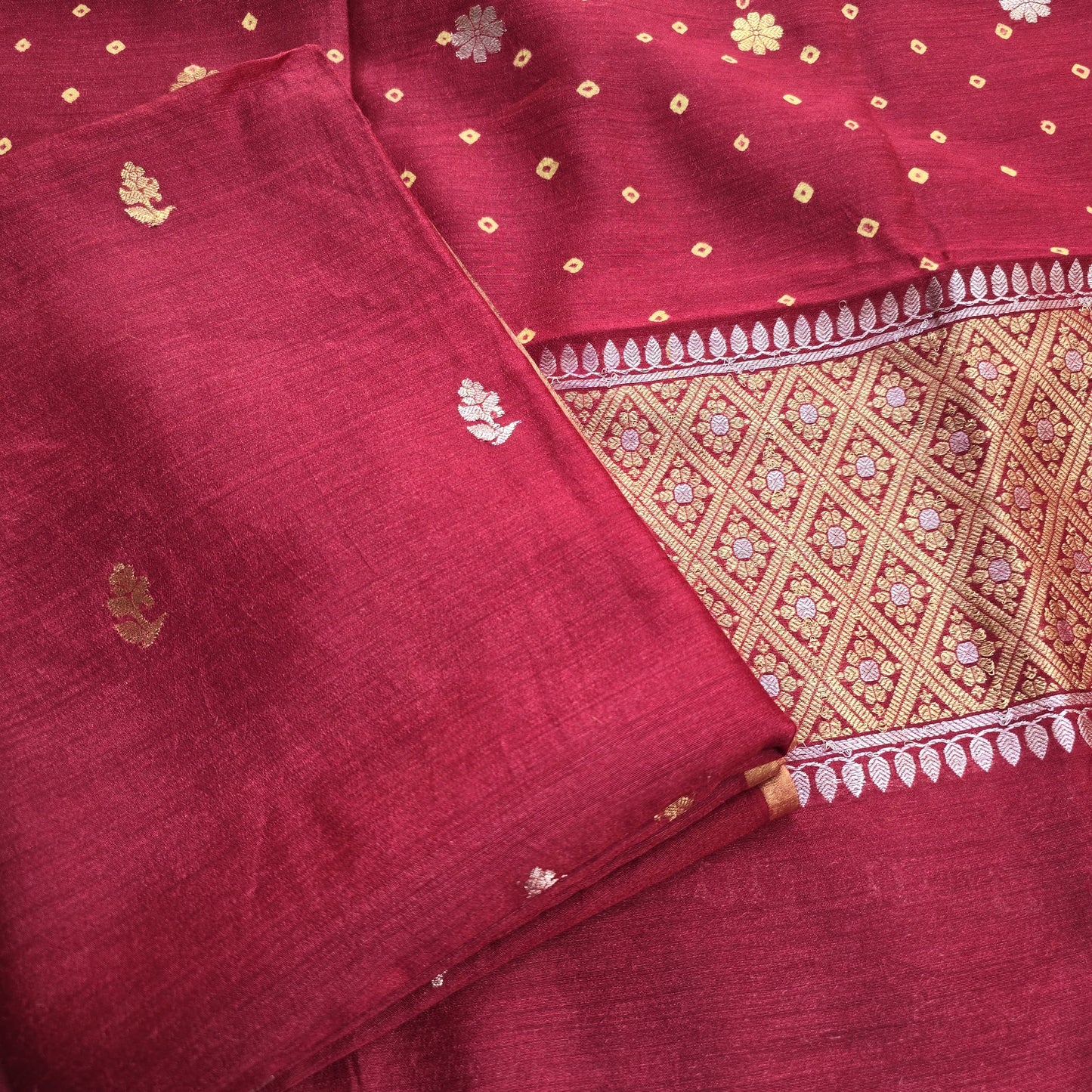 Red moonga silk kurta with moonga bandhani dupatta, plain bottom